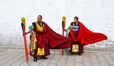 藏传佛教的僧服