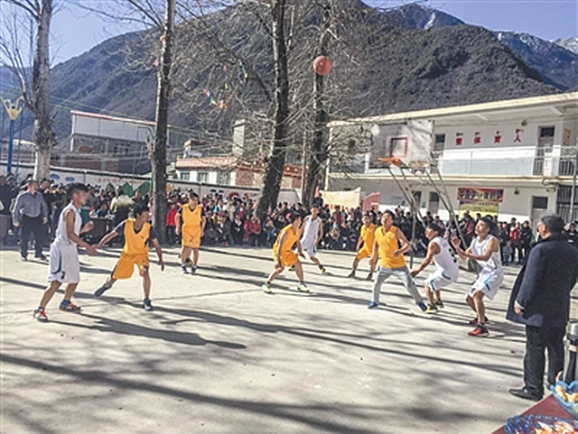 新闻 五省藏区 张雪峰 郭维祥 李铭暇 魏丽雯 文/图 新春佳节